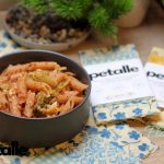 PASTE CU BROCCOLI ȘI SOS DE ROSII