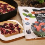 BUDINCA DE MEI CU FRUCTE DE PADURE SI IAURT