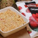 CRUMBLE DE CAPSUNI CU FULGI DE OVAZ