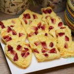 PRĂJITURELE CU IAURT ȘI CĂPȘUNI